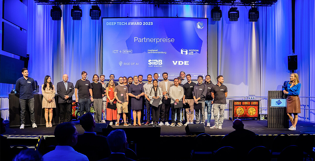The winning teams of the 2023 Deep Tech Awards on stage