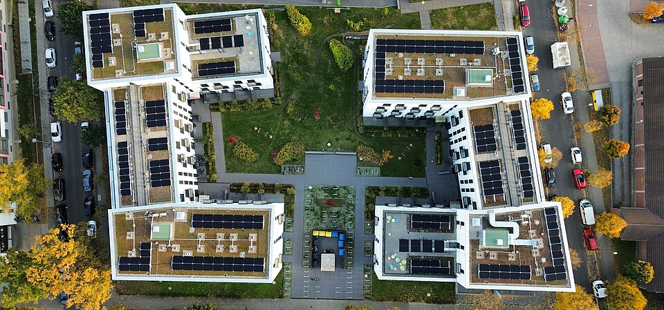 ALVA provides one-stop decentralized energy solutions to residential and commercial property owners and tenants, with a focus on tenant electricity systems.