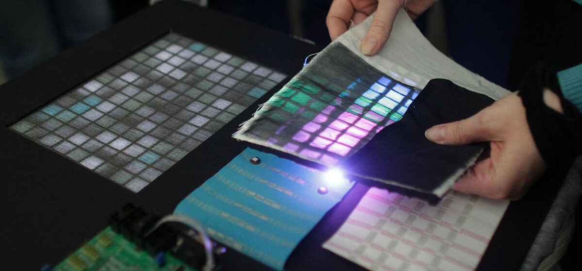 © Veronika Aumann, Screenstoff 1, Materialprobe, Foto: VMA