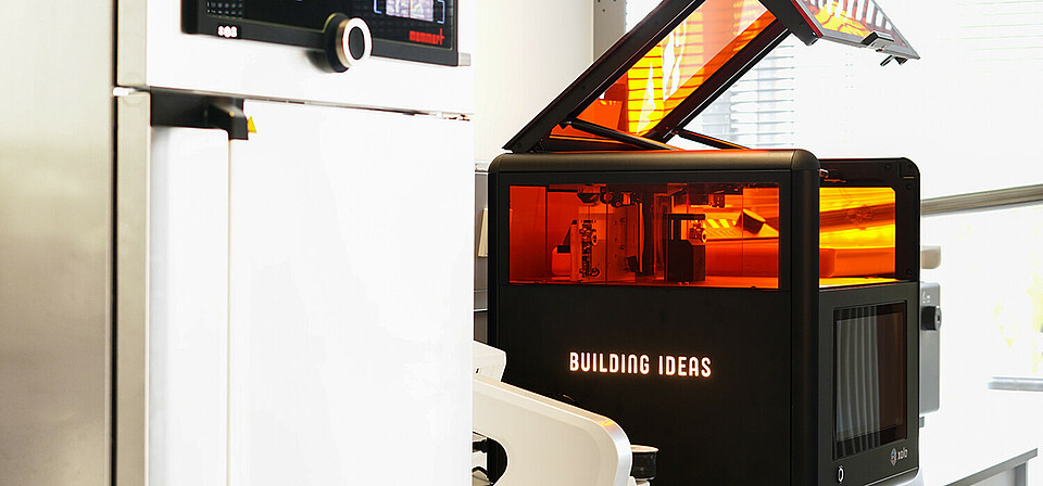 Xolo’s Xube is a 3D printer in a 50x50x50cm box €8M to develop a new 3D printing process that uses light.