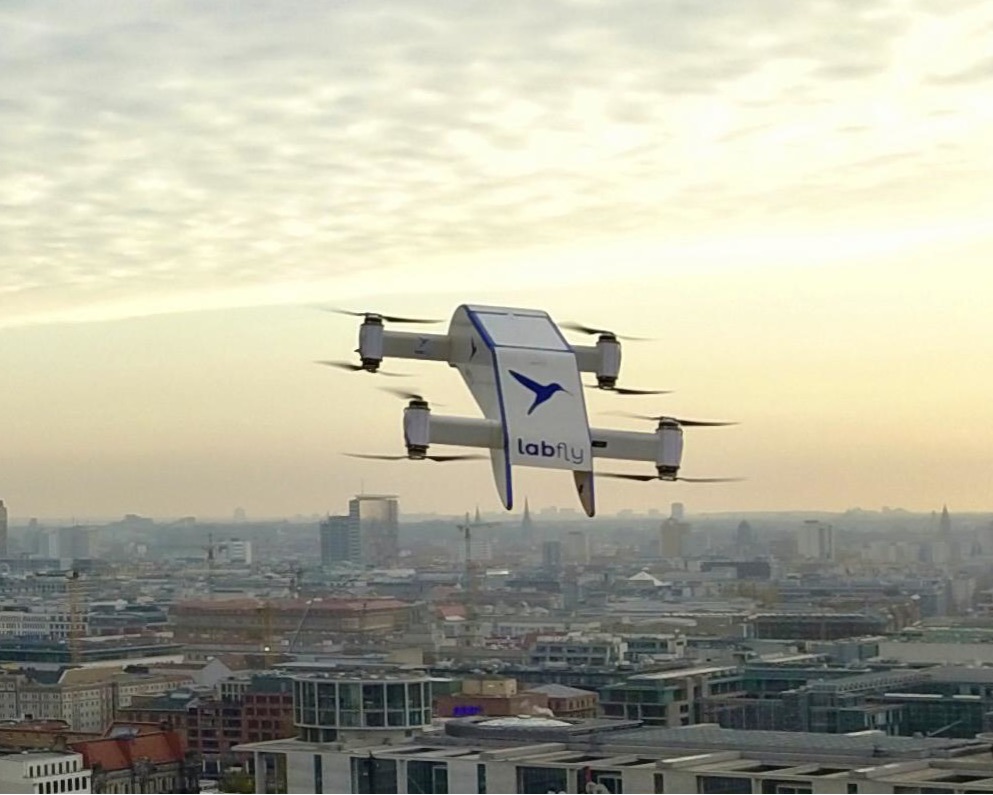 LabFly has been created by DiAvEn.